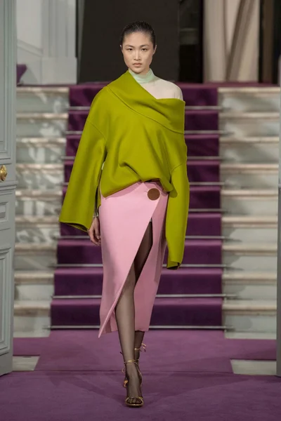 Look 44